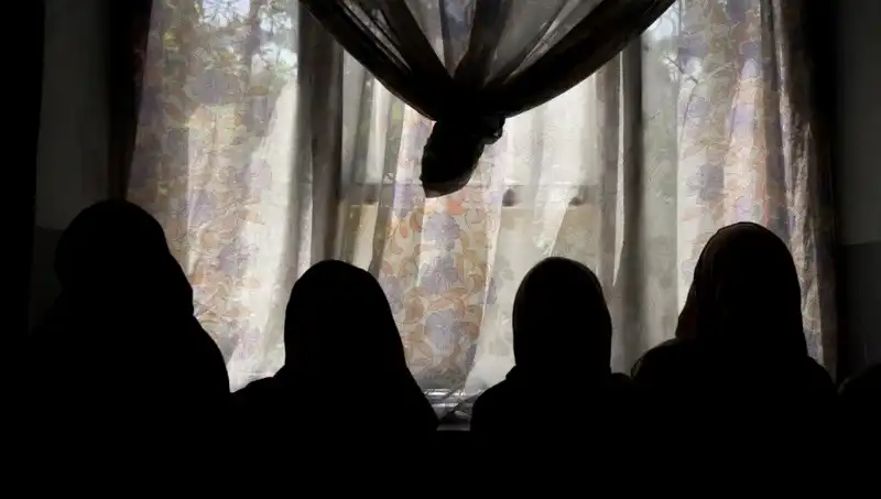 Taliban Kadın Yazarların Eserlerini Neden Yasaklıyor?