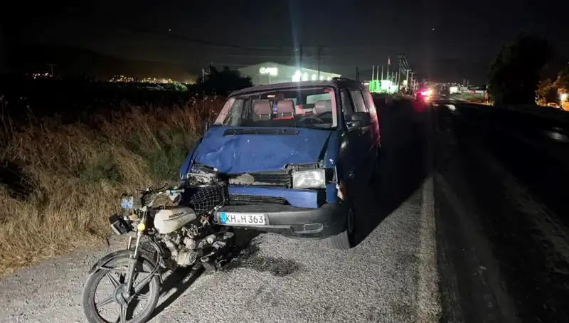 Söke'de Minibüs ve Motosiklet Kazası: 3 Yaralı, Olayın Detayları Şok Etti