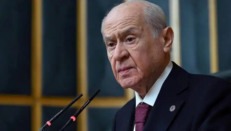 Bahçeli'nin Sert Çıkışı: CHP'ye İstifa Çağrısı ve Sırrı Bey'e Haksızlık