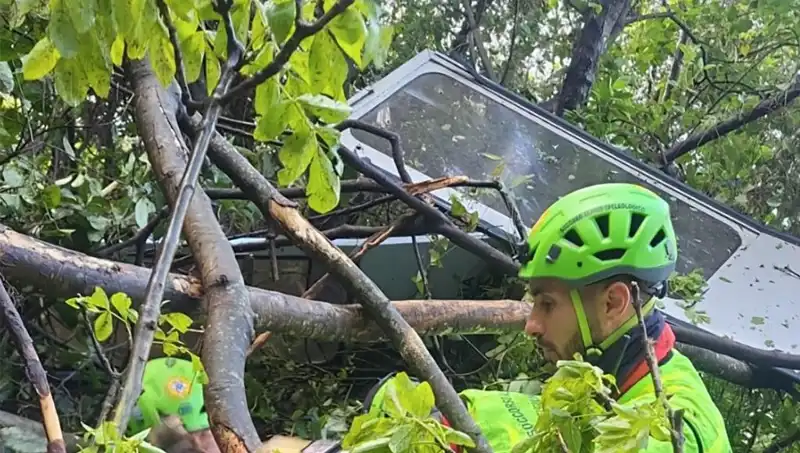 İtalya'da Teleferik Faciası: Çekme Halatı Koptu, 4 Hayat Gitti