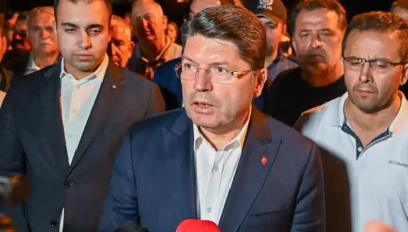 Bursa Orman Yangınında FETÖ Bağlantıları Açığa Çıkıyor: Bakan Tunç Açıklama Yaptı