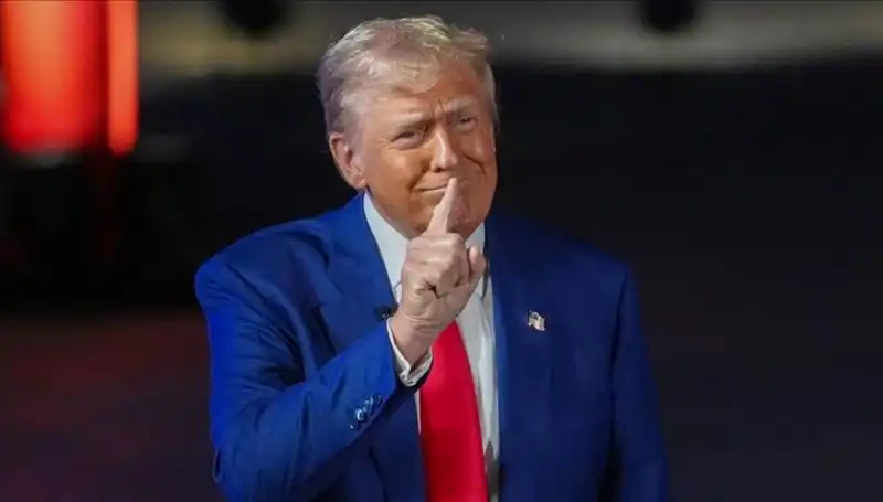Trump, Wall Street Journal'ı Basın Havuzundan Çıkardı: Epstein Mektubu Ortaya Çıktı!